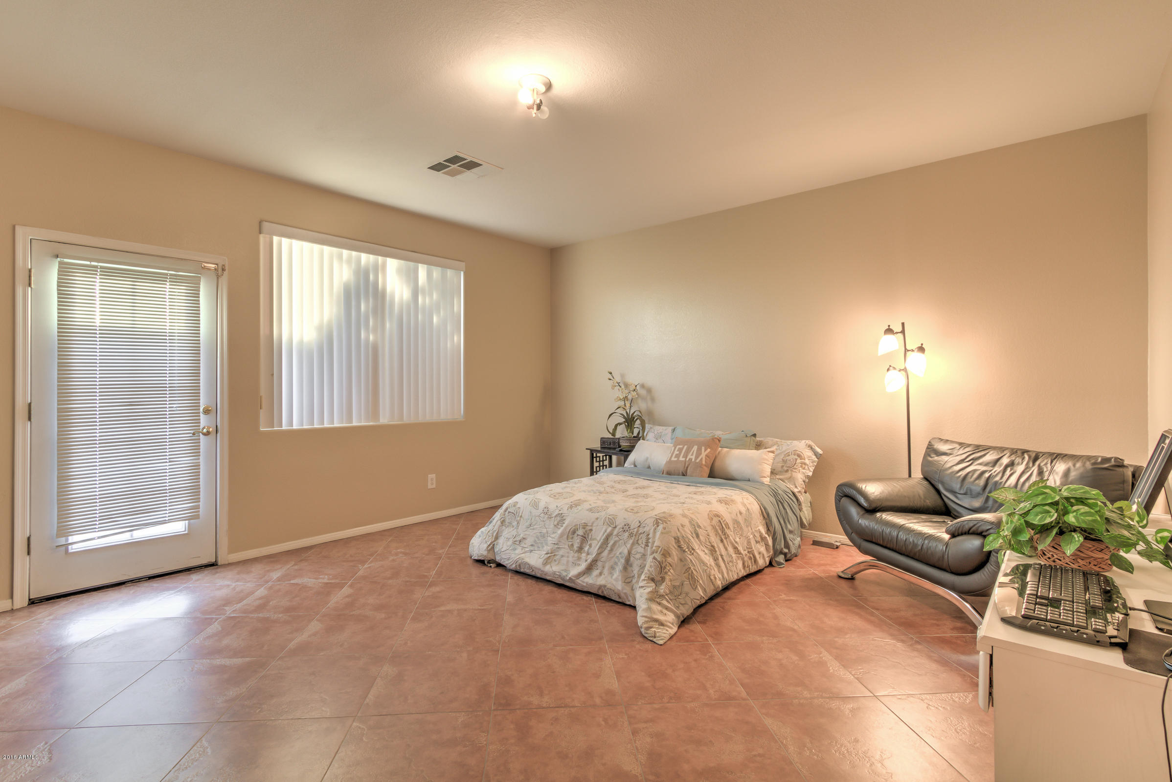 2056 South Edgewater Mesa, AZ 85209 - Photo 14 of 25 2056 S Edgewater-14