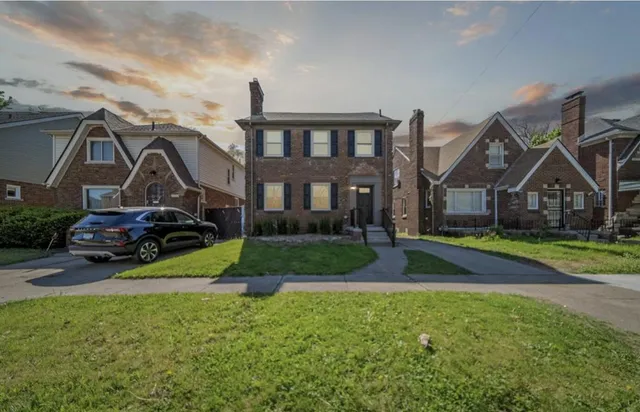 $2,500 | 18941 Santa Rosa Drive, Detroit, MI 48221