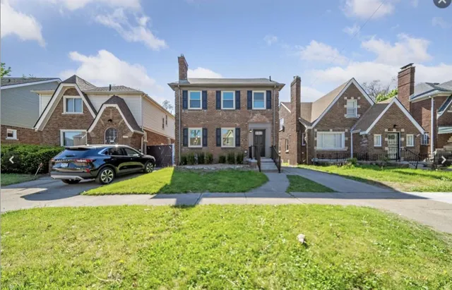 $2,500 | 18941 Santa Rosa Drive, Detroit, MI 48221