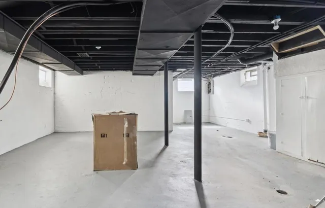 $2,500 | 18941 Santa Rosa Drive, Detroit, MI 48221