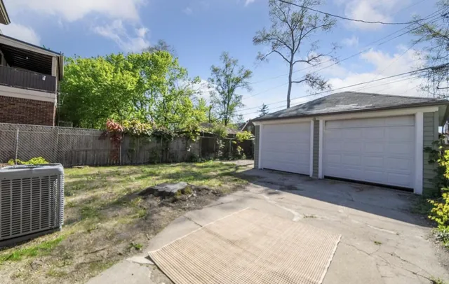 $2,500 | 18941 Santa Rosa Drive, Detroit, MI 48221