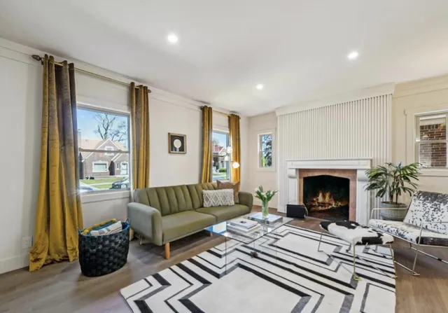 $2,500 | 18941 Santa Rosa Drive, Detroit, MI 48221