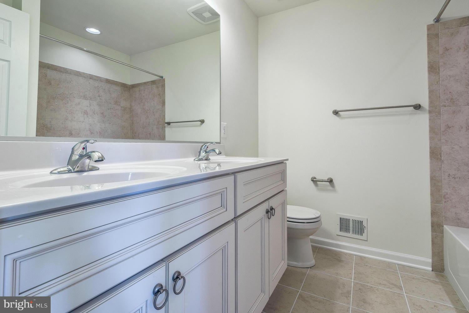 12330 Timber Grove Road Owings Mills, MD 21117 - Photo 24 of 30 Interior (General)