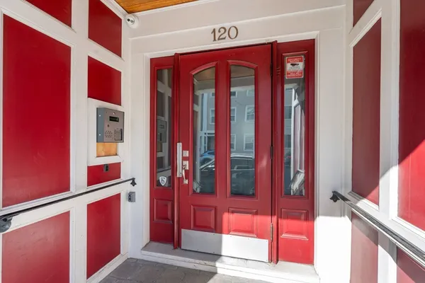 $619,000 | 120 West Seventh Street, Unit 102, Boston, MA 02127