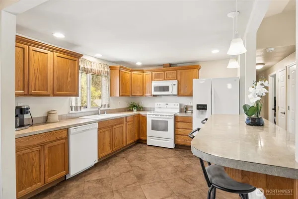 $590,000 | 20813 66th Avenue East, Spanaway, WA 98387