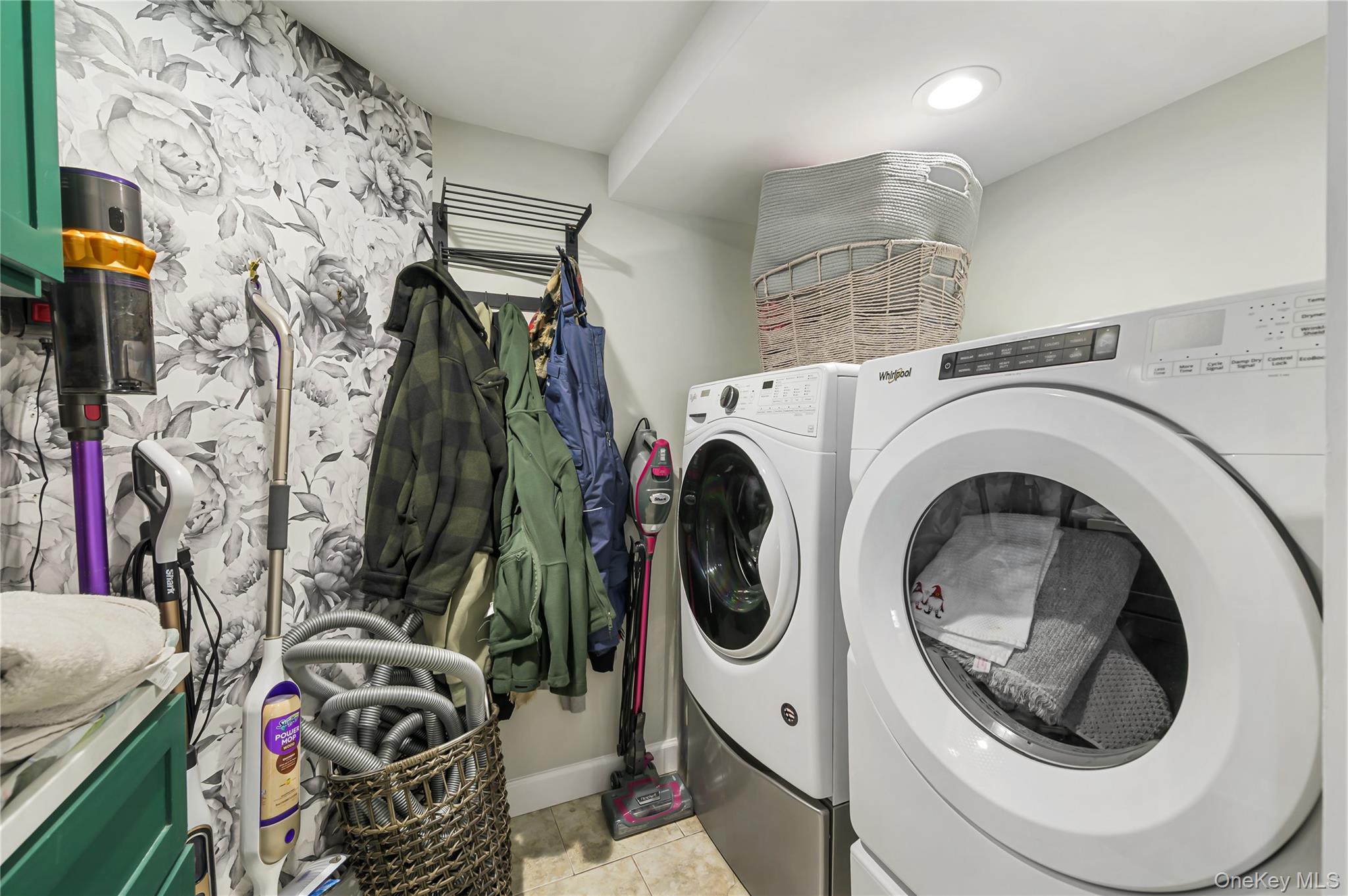 12 Leeside Road Carmel, NY 10512 - Photo 19 of 35 1st floor laundry room
