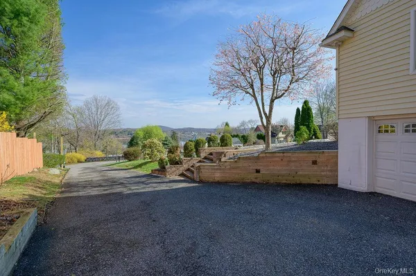 $775,000 | 12 Leeside Road, Carmel, NY 10512