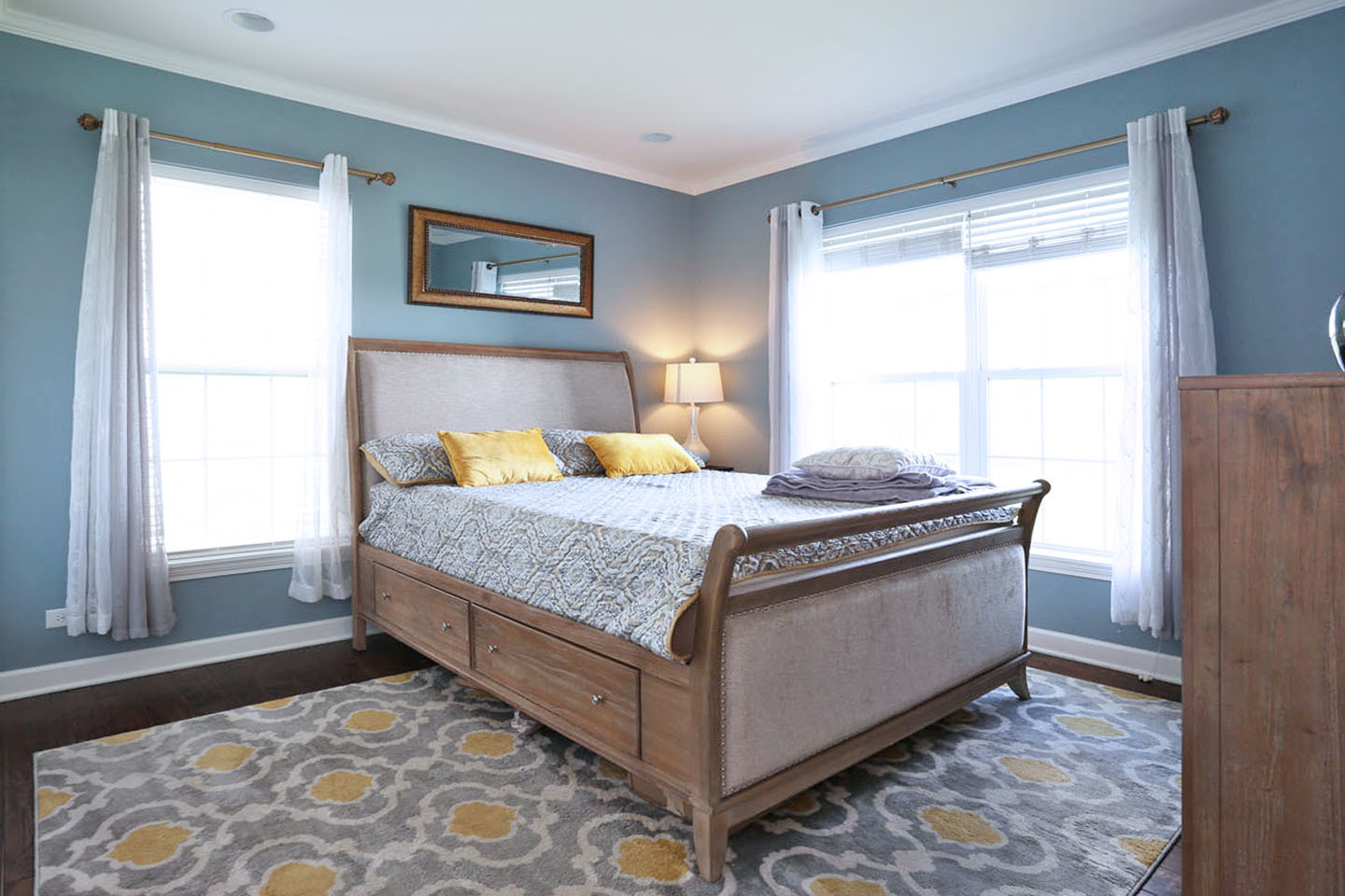 3441 Harold Circle Hoffman Estates, IL 60192 - Photo 18 of 34 a bedroom with a bed and a window