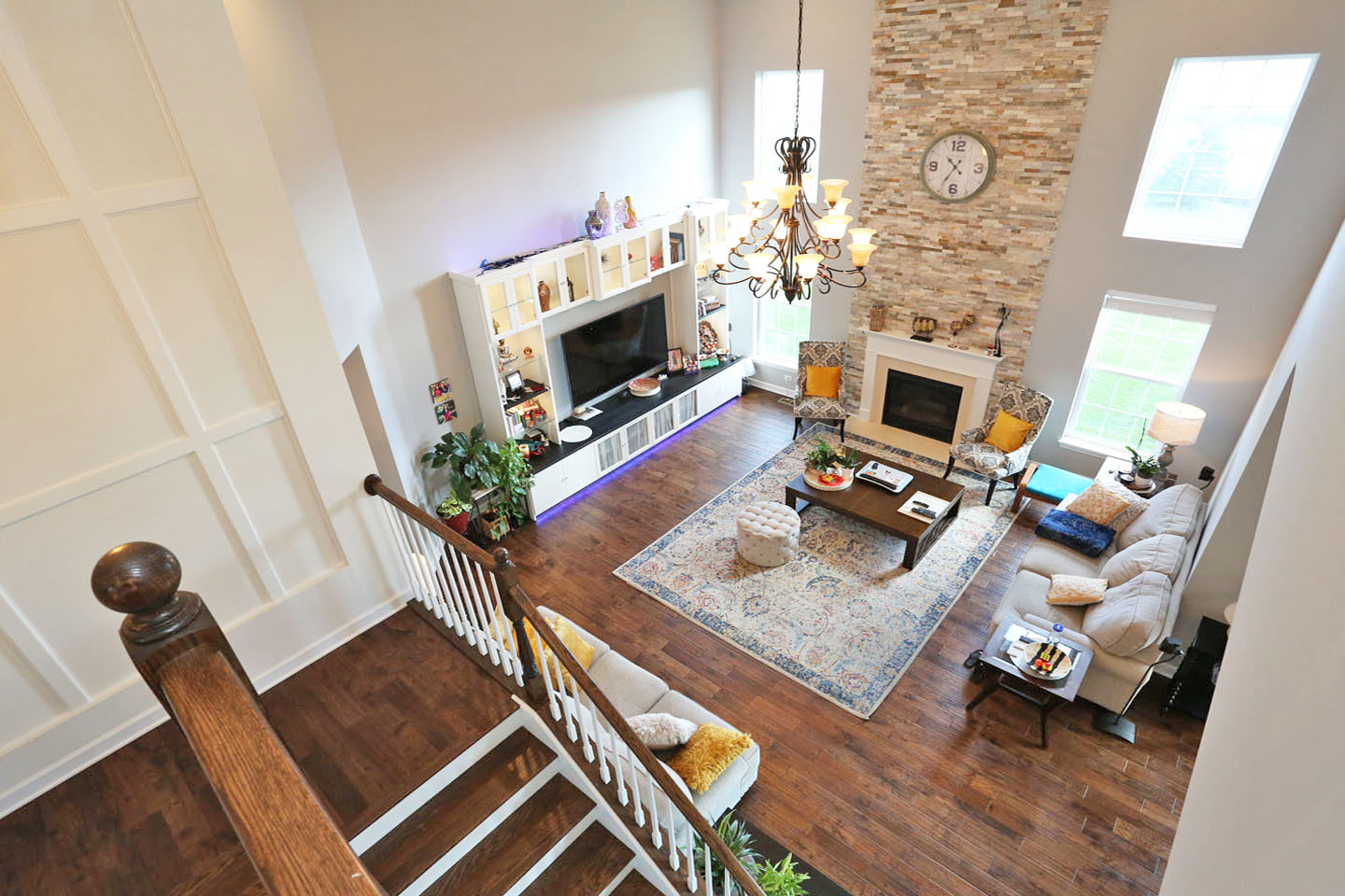 3441 Harold Circle Hoffman Estates, IL 60192 - Photo 21 of 34 a living room with furniture and a fireplace