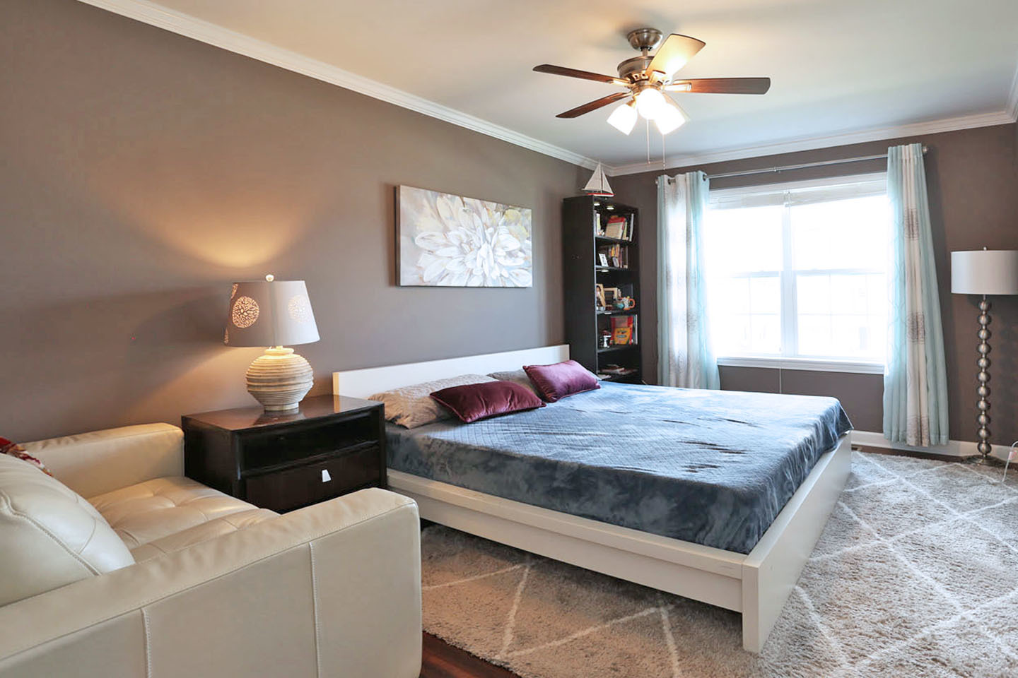 3441 Harold Circle Hoffman Estates, IL 60192 - Photo 26 of 34 a bedroom with bed and window
