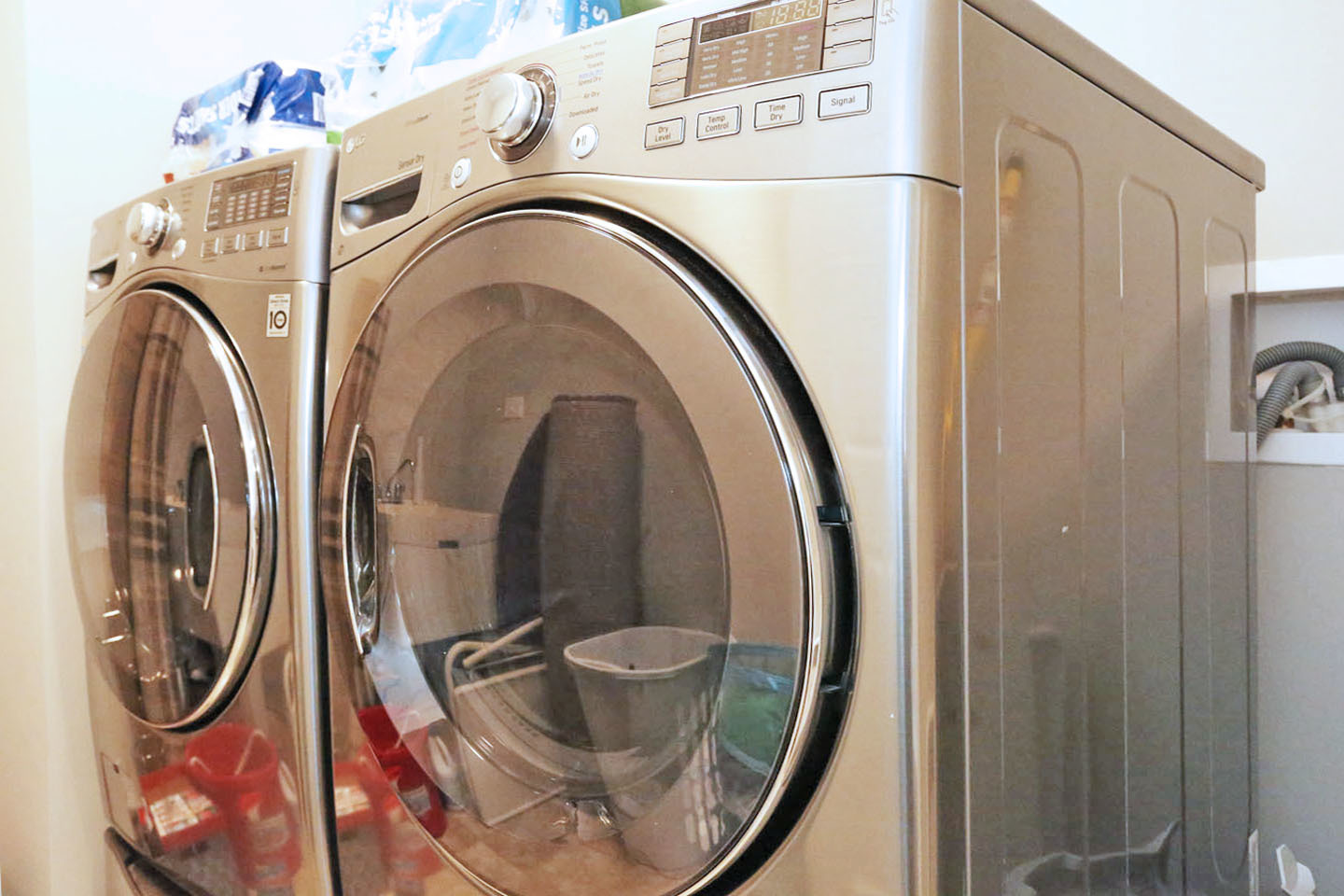 3441 Harold Circle Hoffman Estates, IL 60192 - Photo 30 of 34 a utility room with dryer and washer