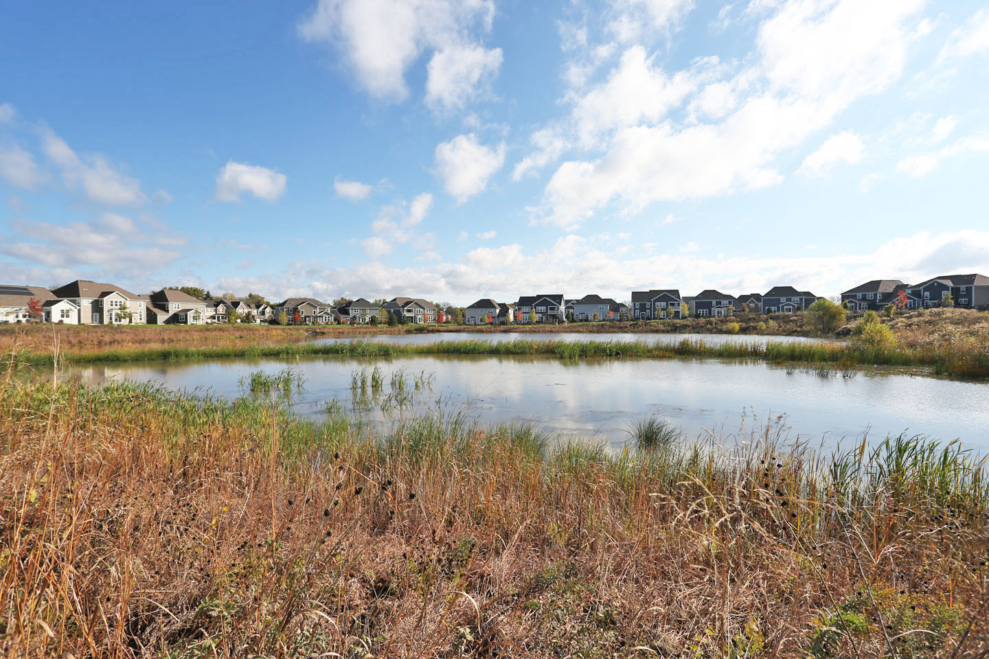 3441 Harold Circle Hoffman Estates, IL 60192 - Photo 34 of 34 a view of a lake with houses in the back