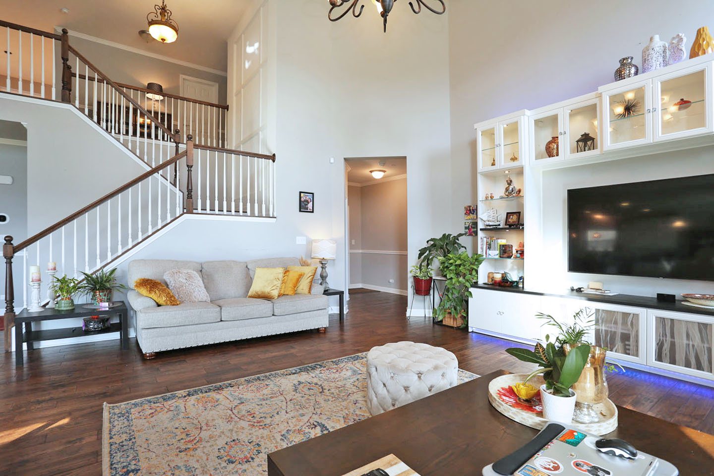 3441 Harold Circle Hoffman Estates, IL 60192 - Photo 6 of 34 a living room with furniture and a flat screen tv