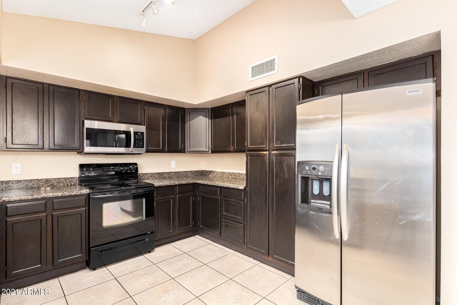 2758 East Rockledge Road Phoenix, AZ 85048 - Photo 13 of 44 2758 E Rockledge Road