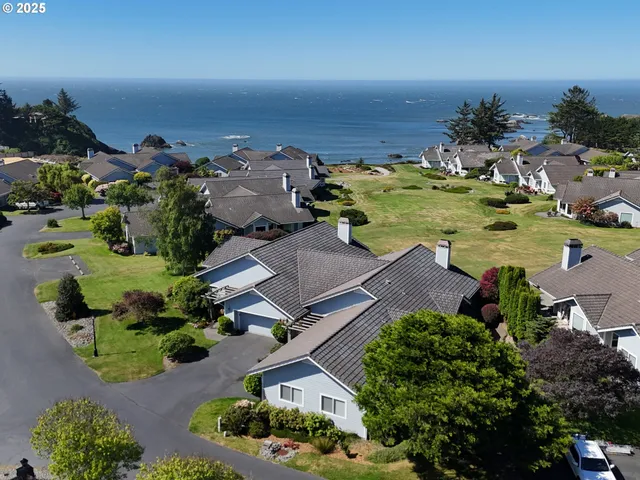 $725,000 | 210 Schooner Bay Drive, Brookings, OR 97415