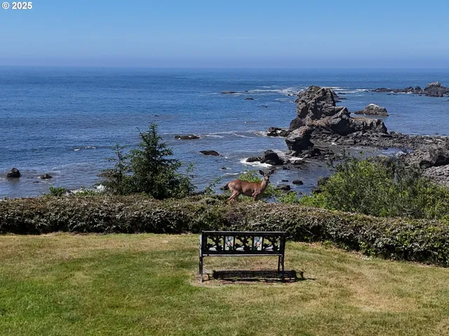 $725,000 | 210 Schooner Bay Drive, Brookings, OR 97415