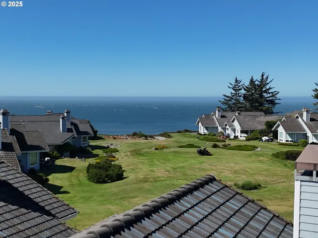 $725,000 | 210 Schooner Bay Drive, Brookings, OR 97415
