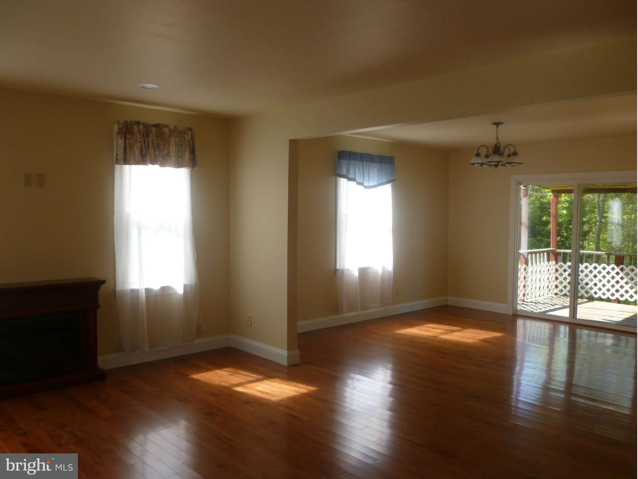 1238 Ten Oaks Road Baltimore, MD 21227 - Photo 5 of 20 Interior (General)