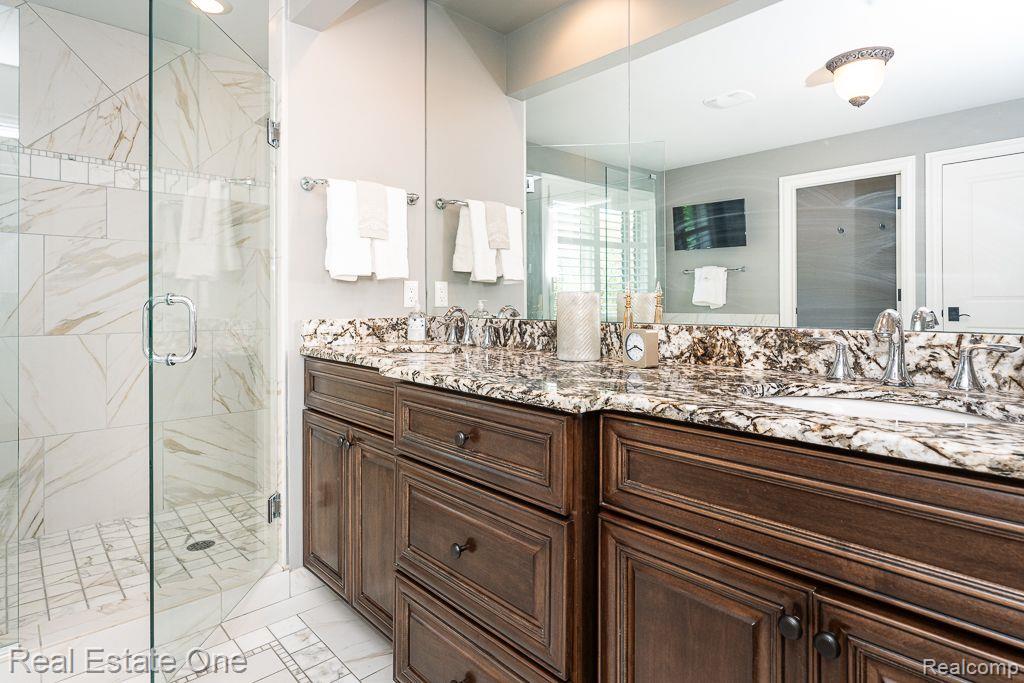 611 Wellington Circle Rochester Hills, MI 48309 - Photo 54 of 70