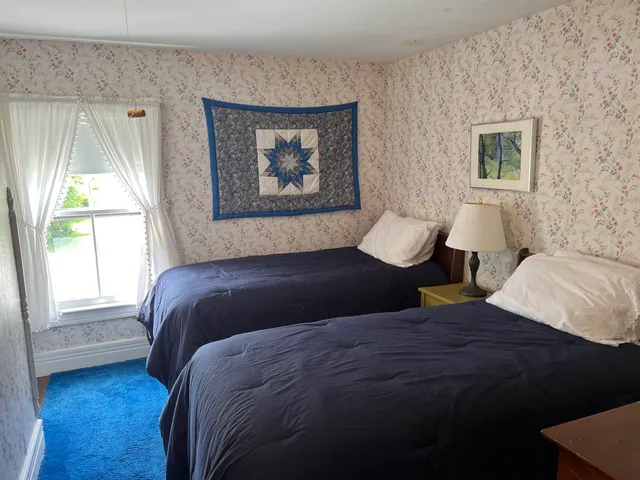 $3,200 | 78 Franklin Road, Manchester, VT 05254