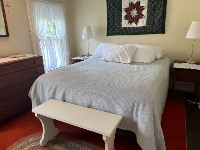 $3,200 | 78 Franklin Road, Manchester, VT 05254