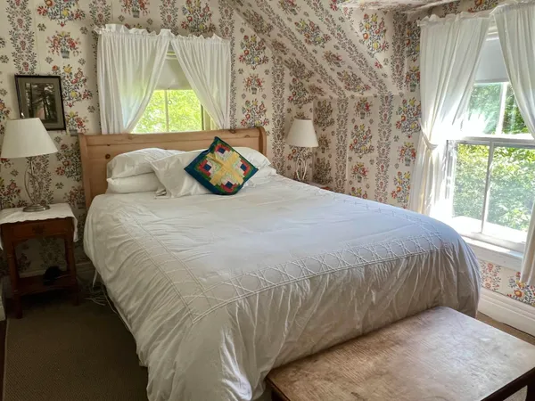 $3,200 | 78 Franklin Road, Manchester, VT 05254