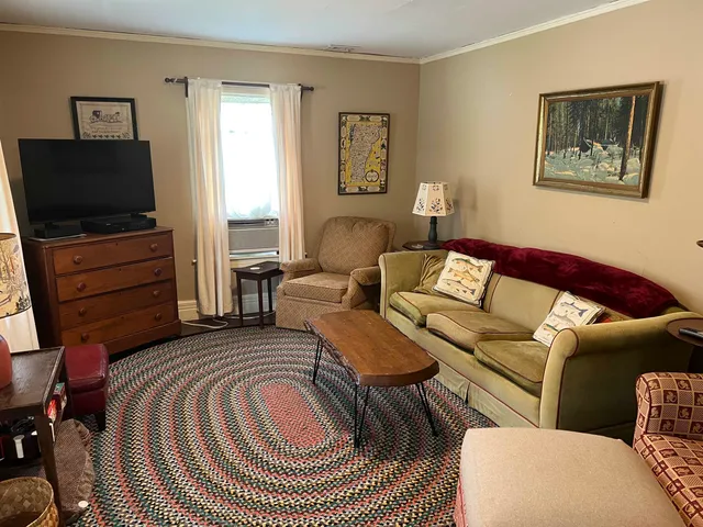 $3,200 | 78 Franklin Road, Manchester, VT 05254