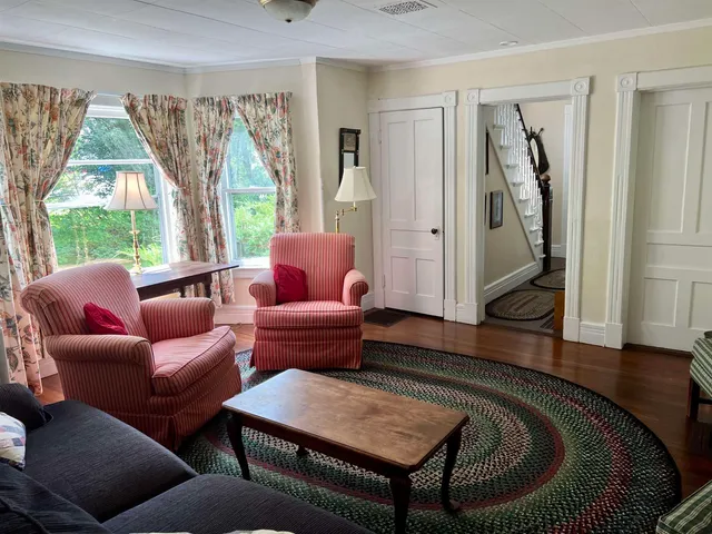 $3,200 | 78 Franklin Road, Manchester, VT 05254