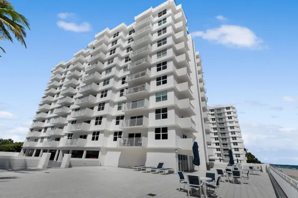 a view of a tall building