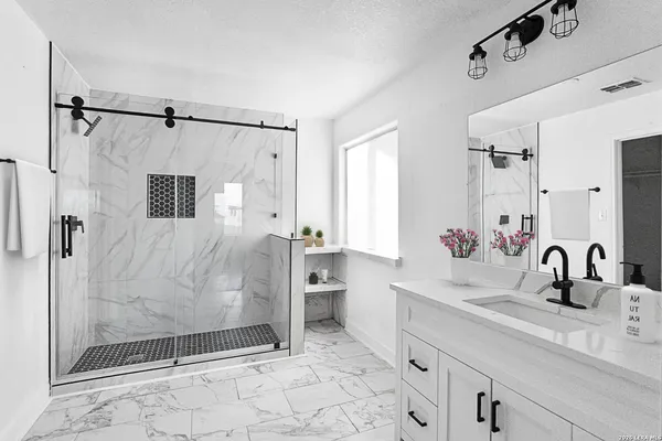 $1,575 | 11002 Moonlit, San Antonio, TX 78252