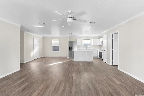 $1,575 | 11002 Moonlit, San Antonio, TX 78252