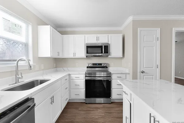 $1,575 | 11002 Moonlit, San Antonio, TX 78252