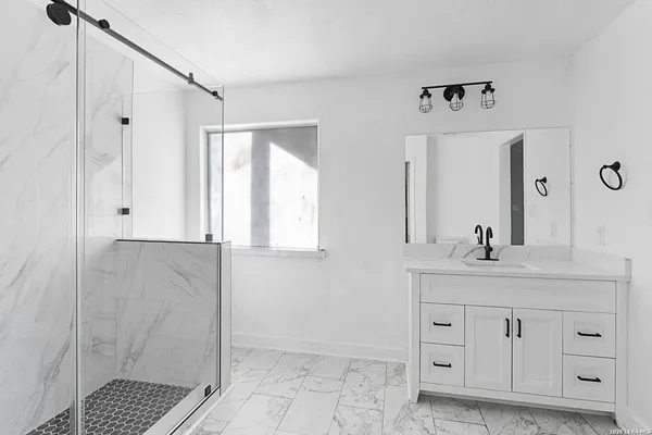 $1,575 | 11002 Moonlit, San Antonio, TX 78252