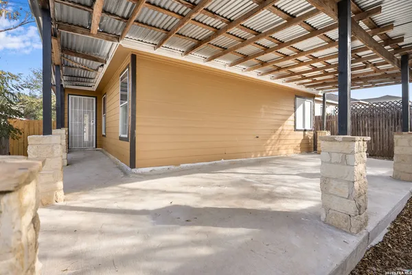 $1,575 | 11002 Moonlit, San Antonio, TX 78252