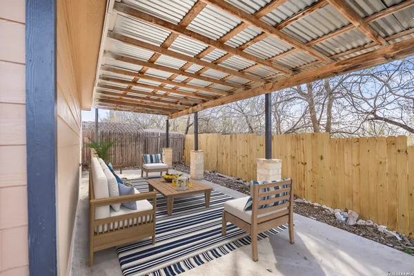 $1,575 | 11002 Moonlit, San Antonio, TX 78252