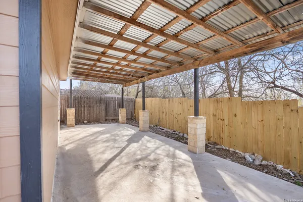 $1,575 | 11002 Moonlit, San Antonio, TX 78252