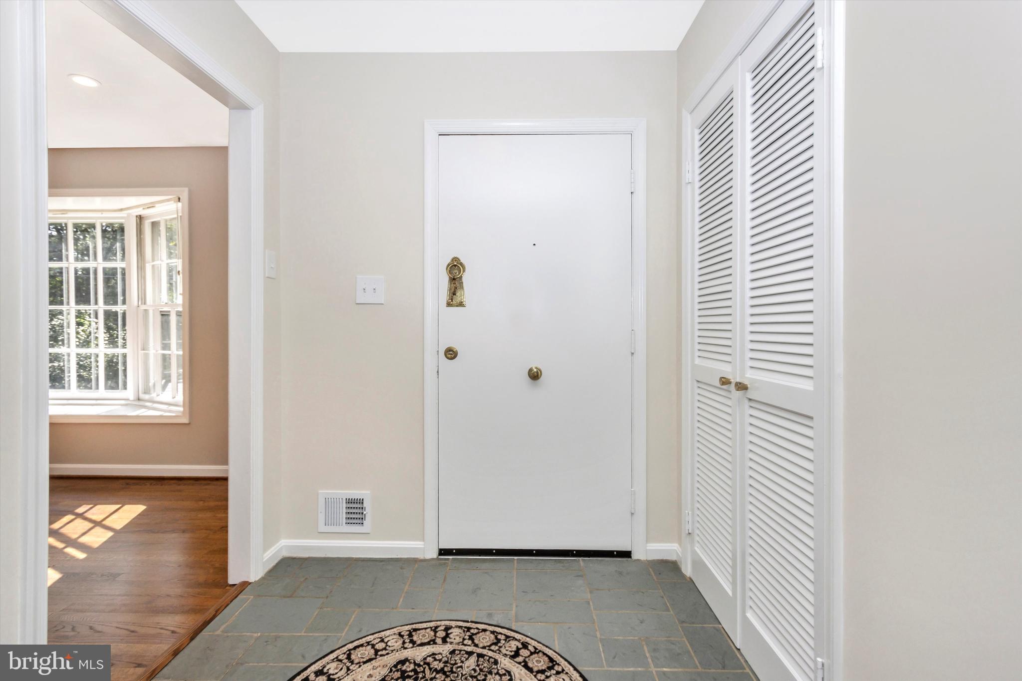 2136 Edgewater Parkway Silver Spring, MD 20903 - Photo 4 of 58