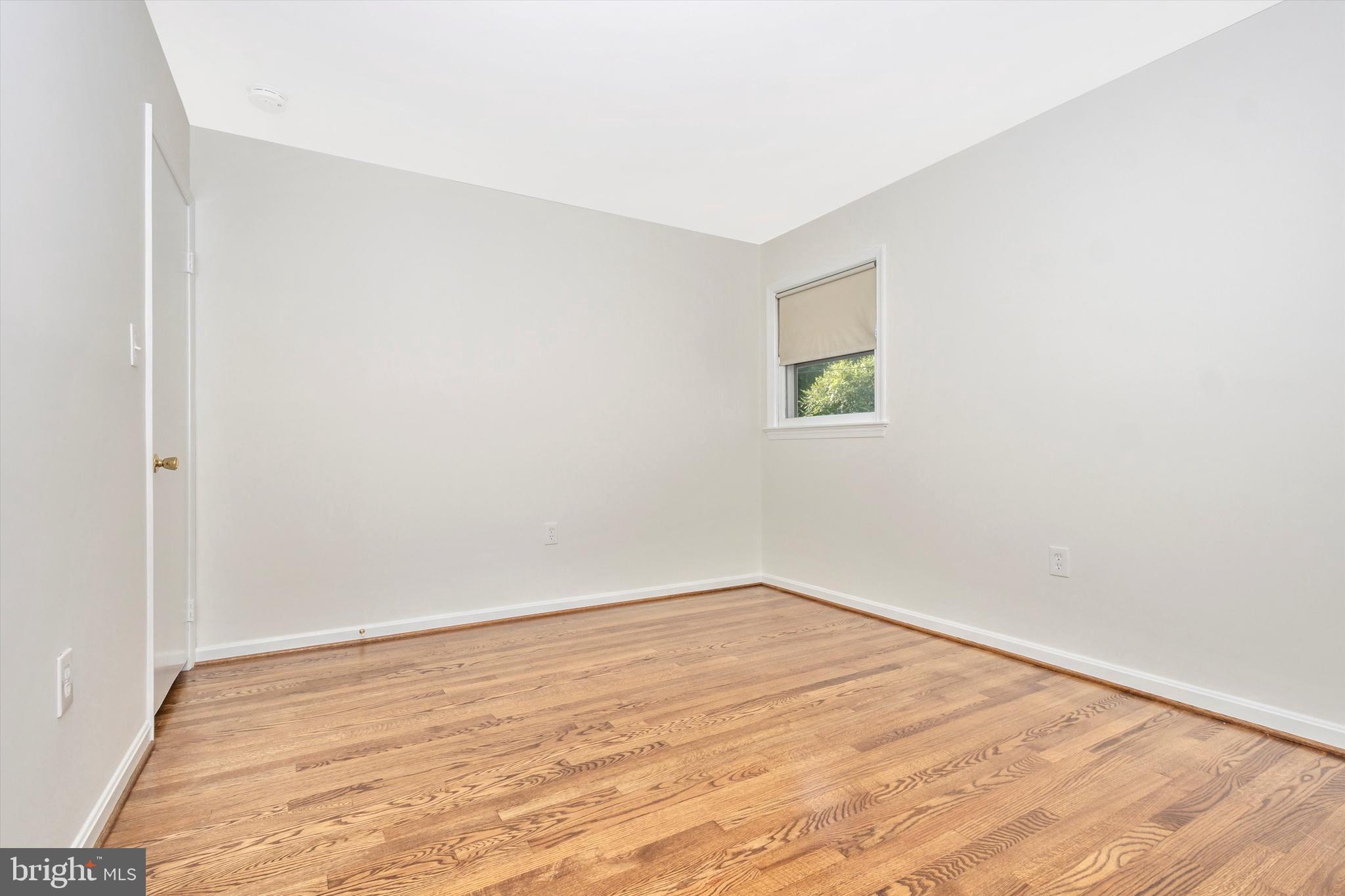2136 Edgewater Parkway Silver Spring, MD 20903 - Photo 5 of 58