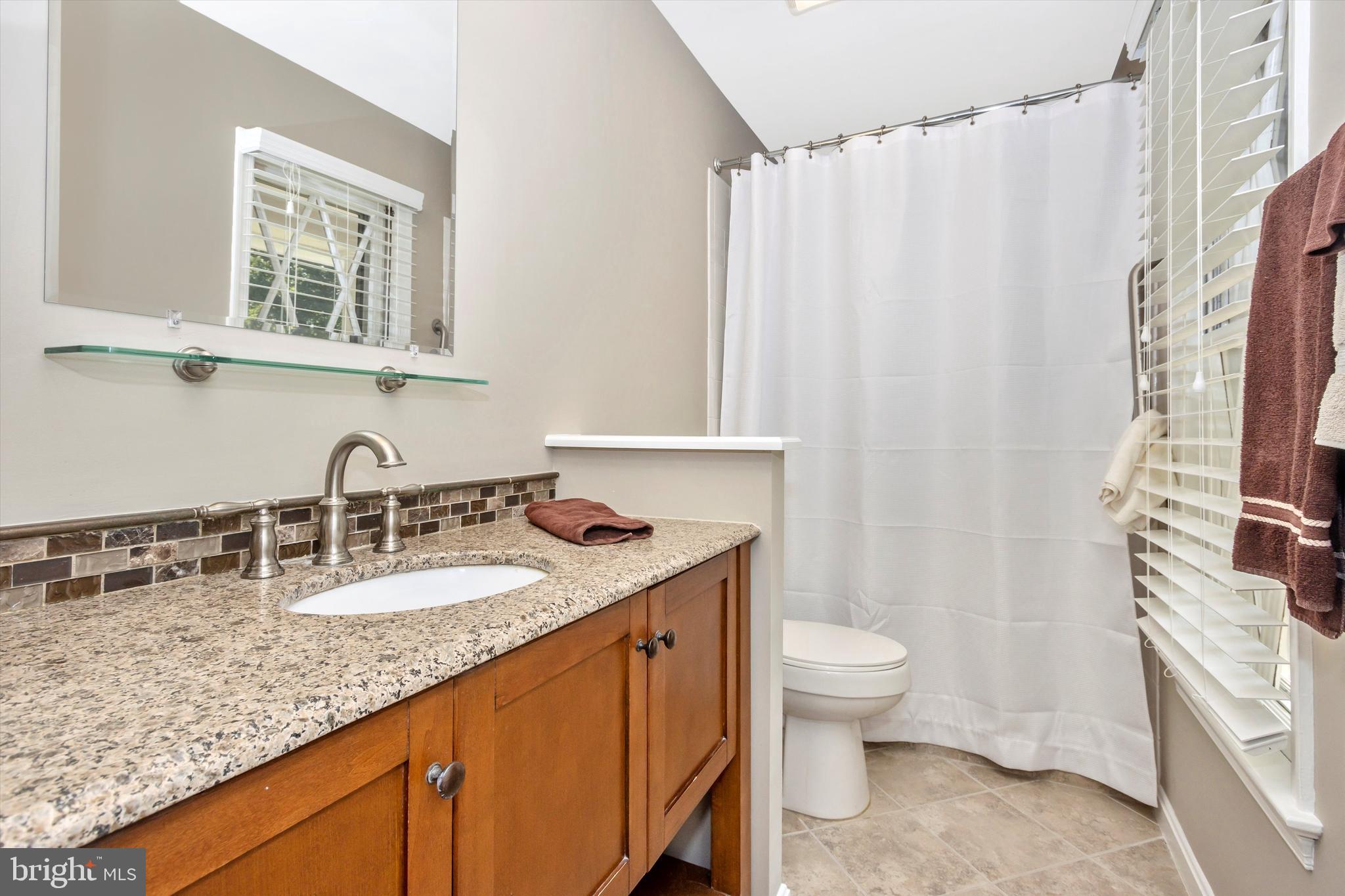 2136 Edgewater Parkway Silver Spring, MD 20903 - Photo 9 of 58 Primary Bath