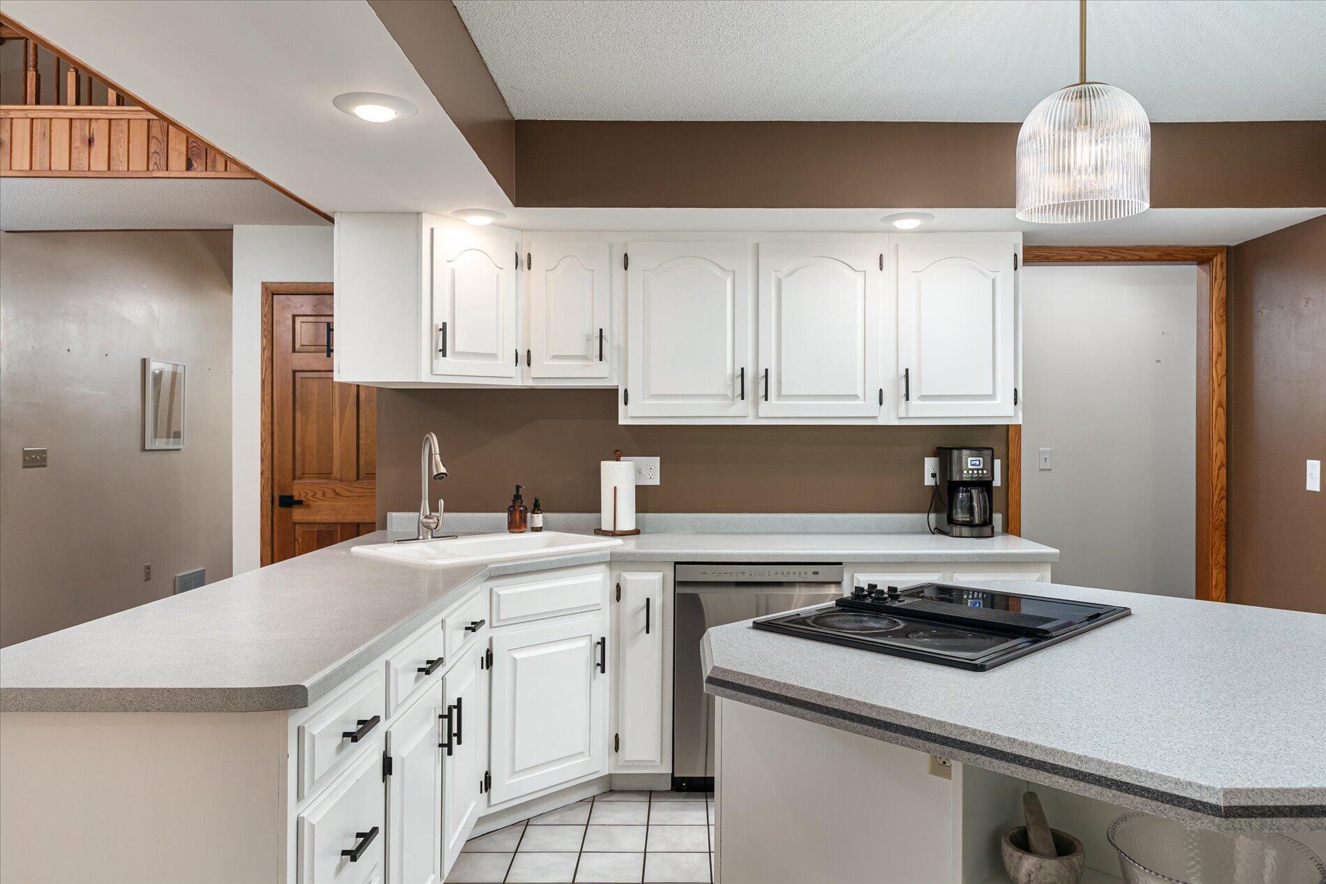 N8570 Holseth Road Holland, WI 54636 - Photo 5 of 25 5