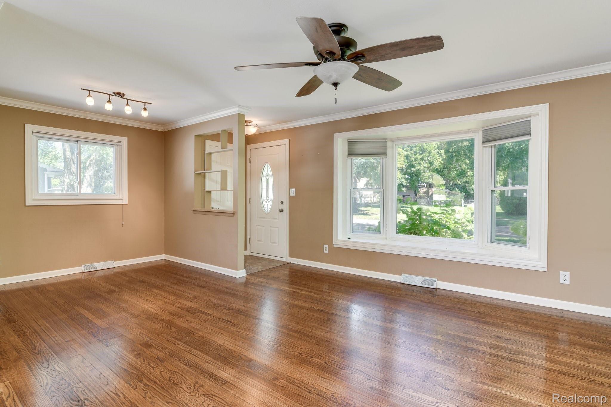 1389 North Pine Street Rochester, MI 48307 - Photo 4 of 28 1389+N+Pine+St+Rochester+Hills-1-web.jpg