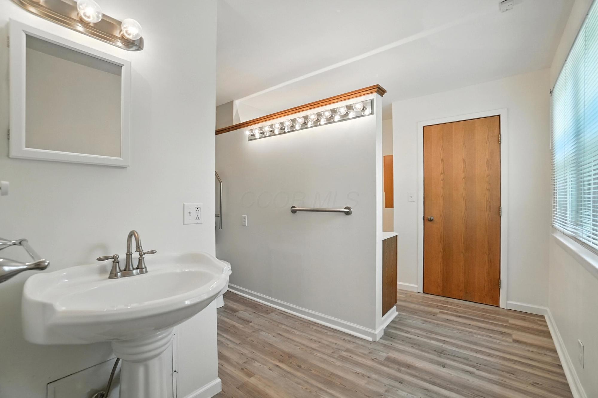 2355 Taylor Blair Road West Jefferson, OH 43162 - Photo 27 of 67 Primary Suite