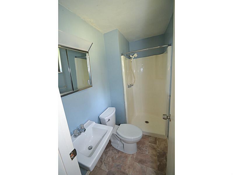 68 Maplewood Road Pittsburgh, PA 15209 - Photo 14 of 24 Exterior Front. Master bath.