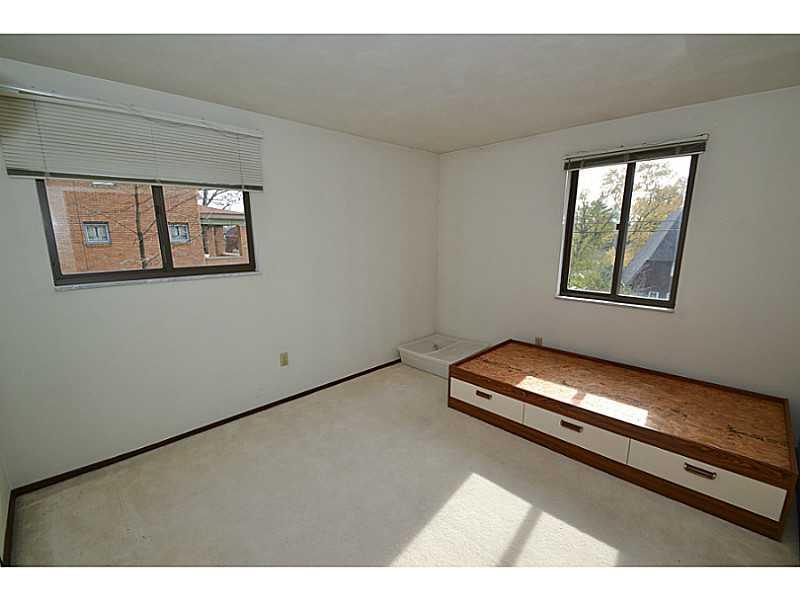 68 Maplewood Road Pittsburgh, PA 15209 - Photo 16 of 24 Bedroom. Third bedroom with double closet.