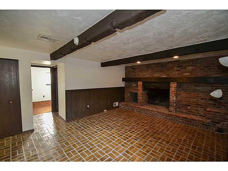 68 Maplewood Road Pittsburgh, PA 15209 - Photo 19 of 24 Den/Family/Great Room. Access to the lower level private den.