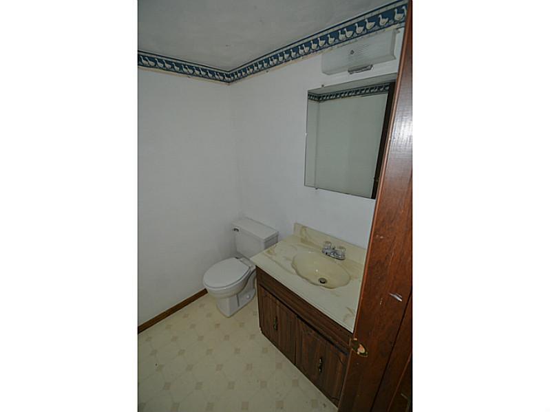 68 Maplewood Road Pittsburgh, PA 15209 - Photo 21 of 24 Partial Bath. Lower level half bath.