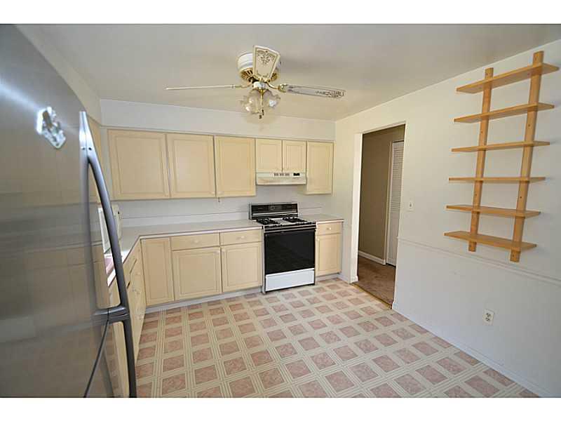 68 Maplewood Road Pittsburgh, PA 15209 - Photo 10 of 24 Kitchen. Plenty of cabinets and counter tops.
