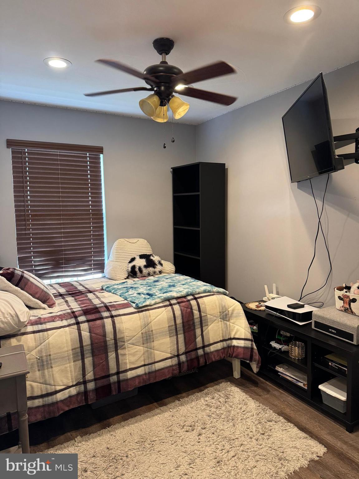 20691 Southwind Terrace Ashburn, VA 20147 - Photo 12 of 16 a bedroom with bed and a window