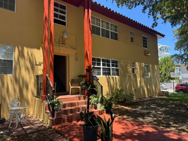 $2,500 | 605 84th Street, Miami Beach, FL 33141