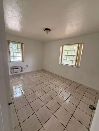 $2,500 | 605 84th Street, Miami Beach, FL 33141